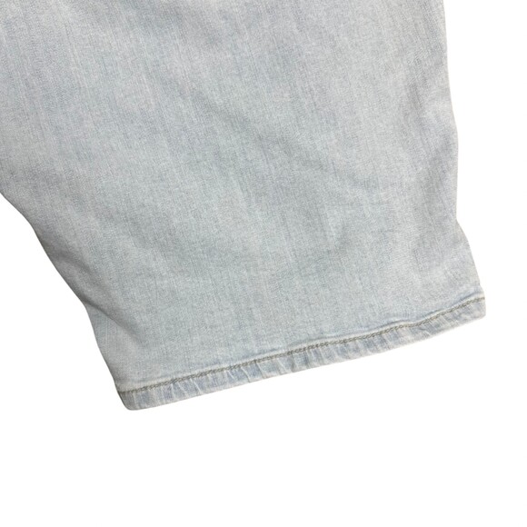 Torrid Distressed Denim Light Washed Bermuda Shorts Size 22 - Picture 6 of 10